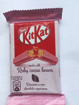KitKat-made-with-Ruby-Cocoa-Beans-41-5-g